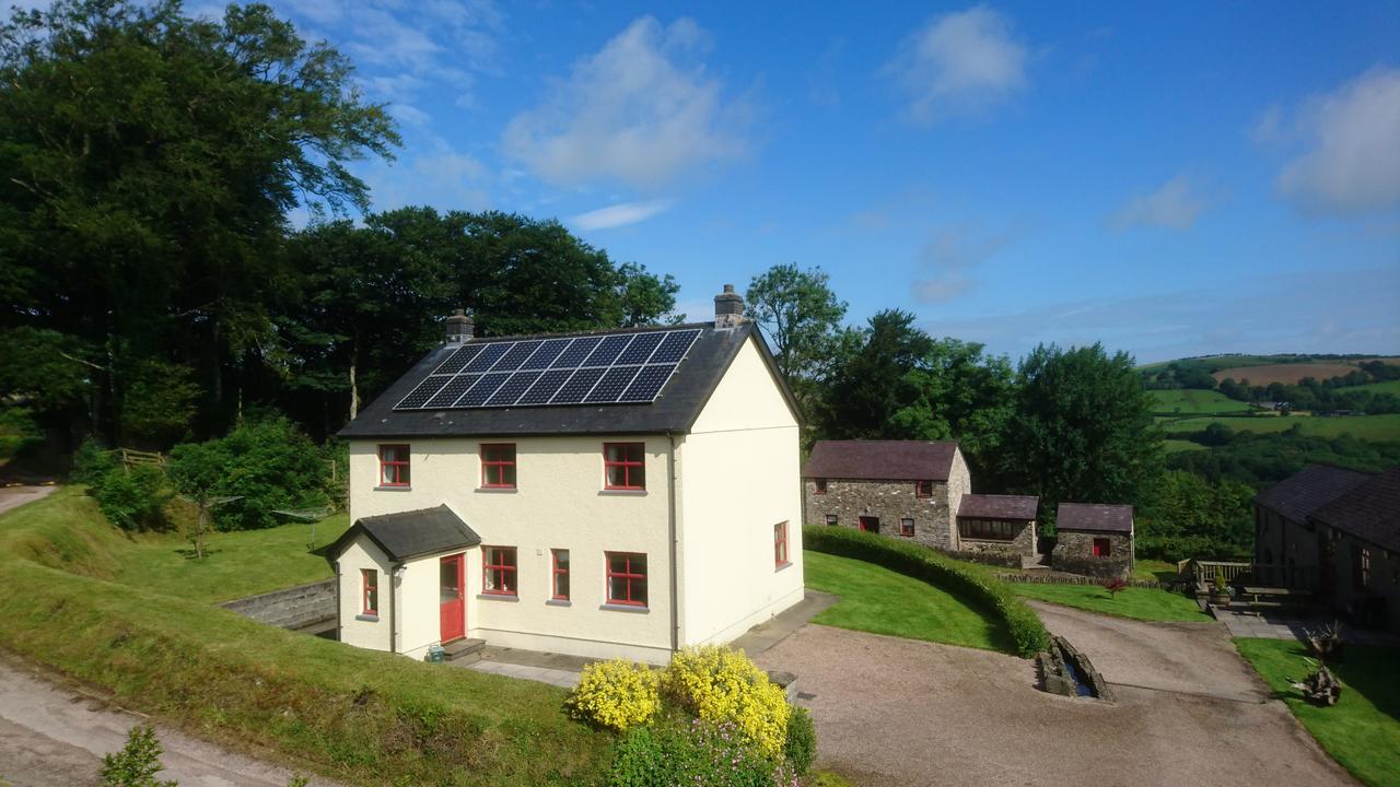 Treberfedd Farm Cottages And Cabins Lampeter Kültér fotó